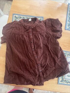 Ivy Jane short sleeve button up top